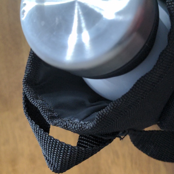 ⭐ 3/$12⭐ Toronto Maple Leafs Water Bottle Bag - Picture 2 of 5